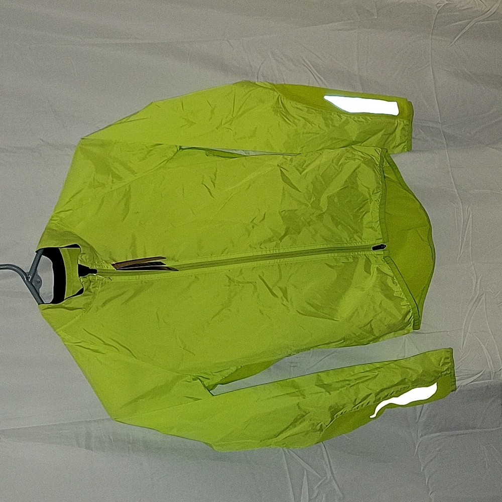 Womens size small cycling road mtn gravel running wind jacket.